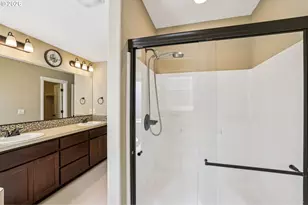 2117 SE Cochran Dr, Gresham, OR 97080 - Photo 29