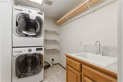 14300 SW Hazel Hill Dr, Tigard, OR 97224 - Photo 27