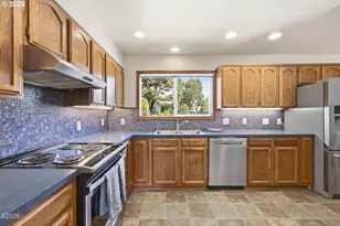 3502 Hawthorne Ln, Tillamook, OR 97141 - Photo 15