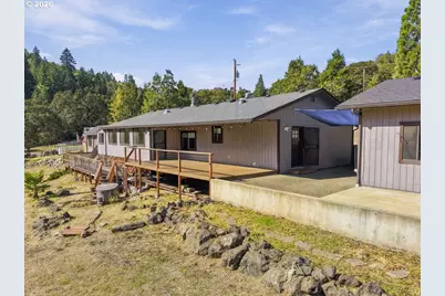 911 Jade Dr, Roseburg, OR 97471 - Photo 3