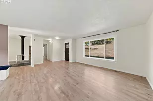 911 Jade Dr, Roseburg, OR 97471 - Photo 13