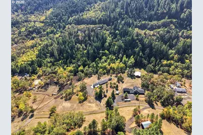 911 Jade Dr, Roseburg, OR 97471 - Photo 41
