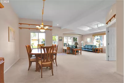 2488 Northampton, Eugene, OR 97404 - Photo 5