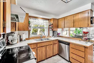 128 N 31st Ave, Cornelius, OR 97113 - Photo 9