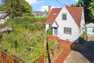 2138 SE 76th Ave, Portland, OR 97215 - Photo 3