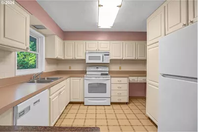 13035 SW Rita Dr, Beaverton, OR 97005 - Photo 9