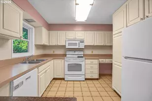 13035 SW Rita Dr, Beaverton, OR 97005 - Photo 9