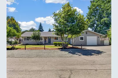33898 NE Prairie St, Scappoose, OR 97056 - Photo 1