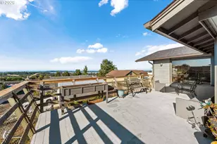 770 Prefontaine Dr, Coos Bay, OR 97420 - Photo 37