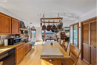 770 Prefontaine Dr, Coos Bay, OR 97420 - Photo 13