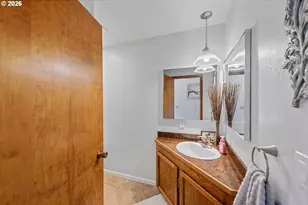 770 Prefontaine Dr, Coos Bay, OR 97420 - Photo 17