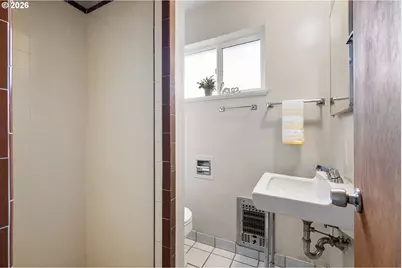 790 E 32nd Ave, Eugene, OR 97405 - Photo 19