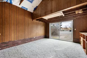 790 E 32nd Ave, Eugene, OR 97405 - Photo 35