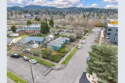 790 E 32nd Ave, Eugene, OR 97405 - Photo 43