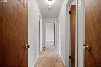 790 E 32nd Ave, Eugene, OR 97405 - Photo 23