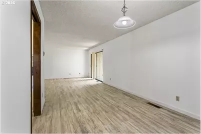 224 N Hayden Bay Dr, Portland, OR 97217 - Photo 13