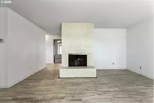 224 N Hayden Bay Dr, Portland, OR 97217 - Photo 5