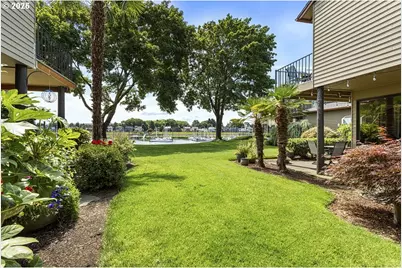 224 N Hayden Bay Dr, Portland, OR 97217 - Photo 37