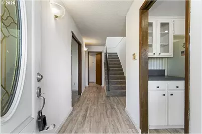 224 N Hayden Bay Dr, Portland, OR 97217 - Photo 3