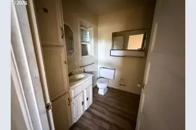 1410 NW Grove St, Roseburg, OR 97471 - Photo 13