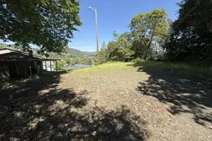 1410 NW Grove St, Roseburg, OR 97471 - Photo 3