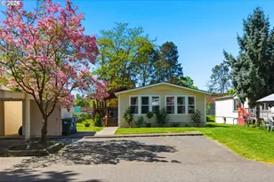 2250 N Broughton Dr, Portland, OR 97217 - Photo 29