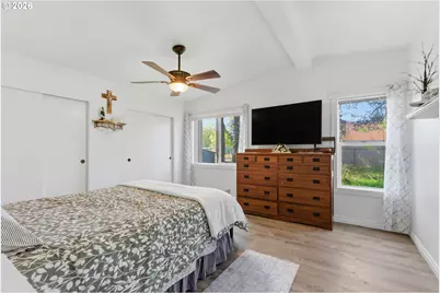 2250 N Broughton Dr, Portland, OR 97217 - Photo 21