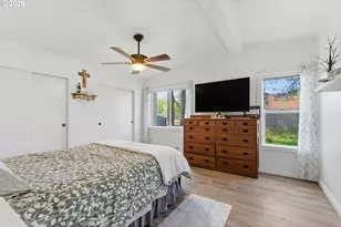 2250 N Broughton Dr, Portland, OR 97217 - Photo 21