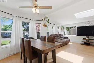 2250 N Broughton Dr, Portland, OR 97217 - Photo 11