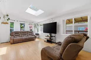 2250 N Broughton Dr, Portland, OR 97217 - Photo 7