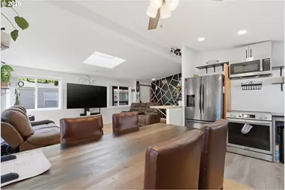 2250 N Broughton Dr, Portland, OR 97217 - Photo 15
