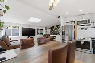 2250 N Broughton Dr, Portland, OR 97217 - Photo 15