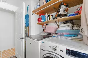 2250 N Broughton Dr, Portland, OR 97217 - Photo 27