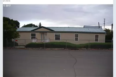 265 NW 4th St, Dufur, OR 97021 - Photo 1
