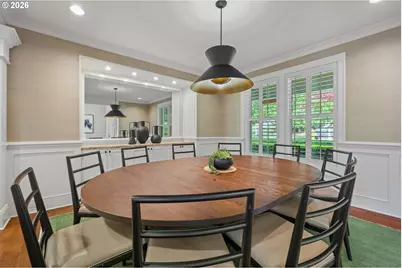 6330 SW Sweetbriar Ct, Portland, OR 97221 - Photo 17