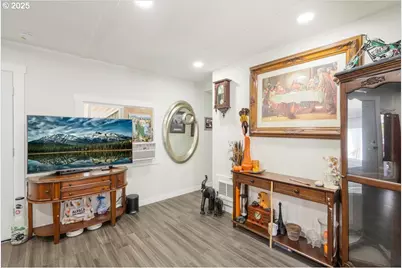 214 Holcomb Ave #B8, Kelso, WA 98626 - Photo 9