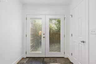 7302 N New York Ave, Portland, OR 97203 - Photo 11