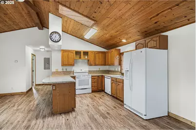 18595 Nestucca Dr, Cloverdale, OR 97112 - Photo 15