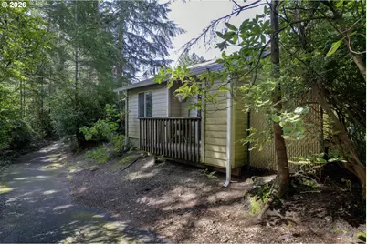 1320 Spruce St, Florence, OR 97439 - Photo 7
