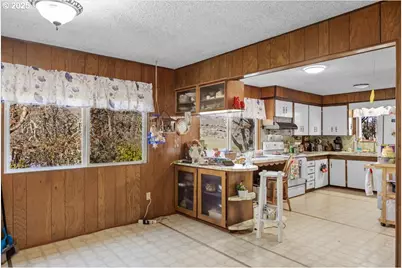 3620 Happy Valley Rd, Roseburg, OR 97471 - Photo 9