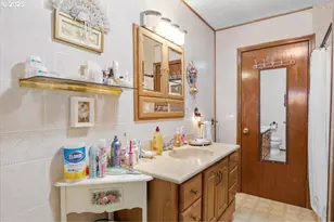 3620 Happy Valley Rd, Roseburg, OR 97471 - Photo 11