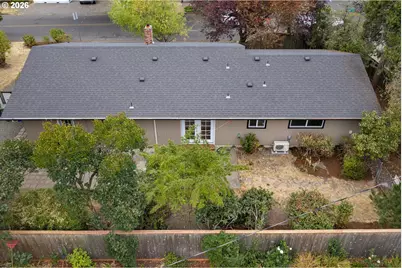 40 Briarcliff Dr, Eugene, OR 97404 - Photo 31