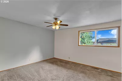 40 Briarcliff Dr, Eugene, OR 97404 - Photo 17