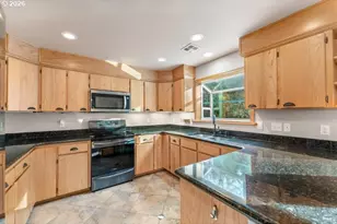 272 Schloeman Ln, Glide, OR 97443 - Photo 9