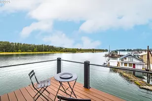 18989 NE Marine Dr, Portland, OR 97230 - Photo 35