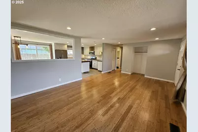 3127 W Chateau Ave, Roseburg, OR 97471 - Photo 9