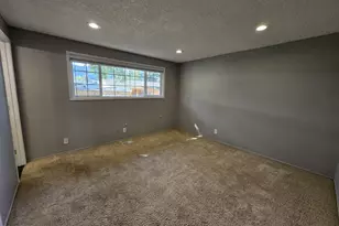 3127 W Chateau Ave, Roseburg, OR 97471 - Photo 13