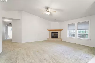 223 Penni Ln, Silverton, OR 97381 - Photo 9