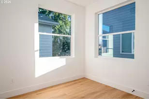 12086 SE Market St, Portland, OR 97216 - Photo 9