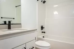 12086 SE Market St, Portland, OR 97216 - Photo 11